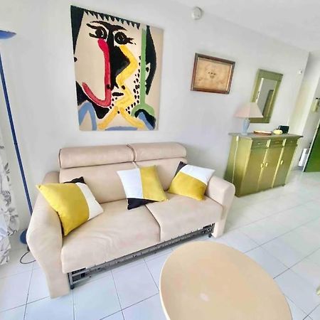 Aquarine Piscine Acces Plage Apartment Saint-Raphaël Exterior foto
