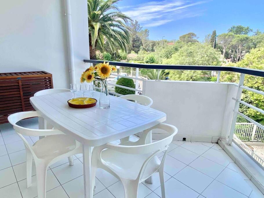 Aquarine Piscine Acces Plage Apartment Saint-Raphaël Exterior foto