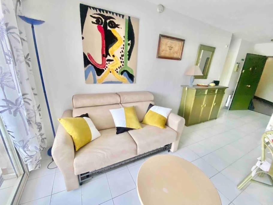 Aquarine Piscine Acces Plage Apartment Saint-Raphaël Exterior foto